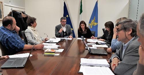 L'assessore regionale alle Autonomie locali Pierpaolo Roberti alla riunione del Comitato regionale del volontariato a Udine.
